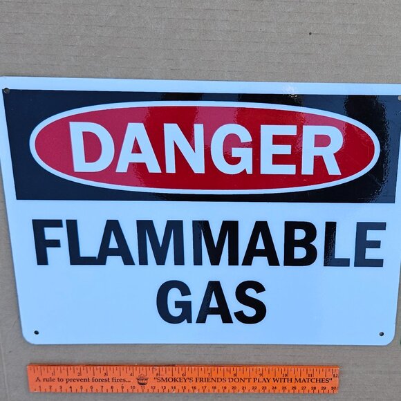 "Danger Flammable Gas"  10" x 14" Highly Reflective Metal sign - Picture 4 of 8